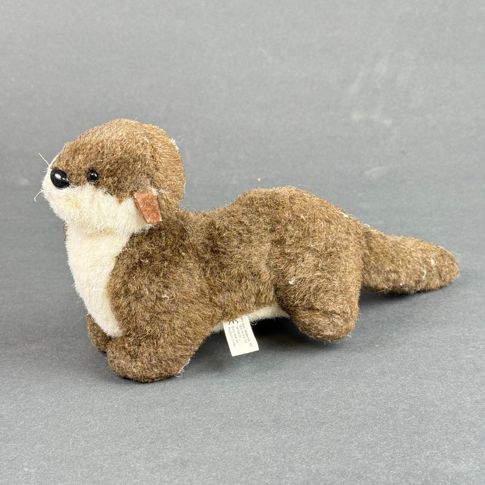 K&M International 1992 River Otter Plush Brown Cream Vintage Good Condition